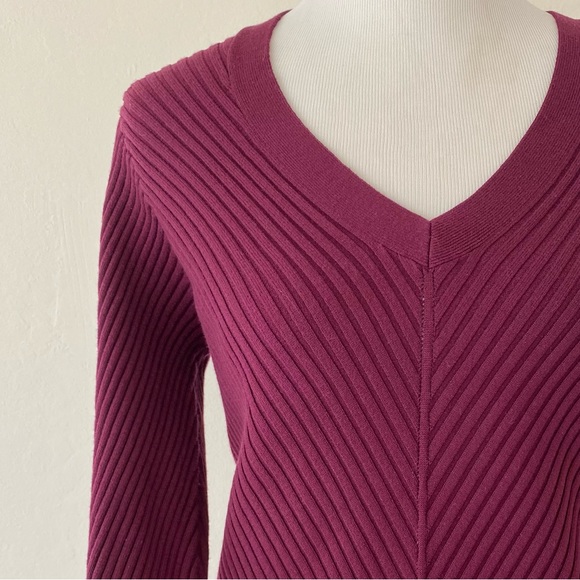 Athleta fitted V-Neck Sweater Dress - Picture 6 of 12